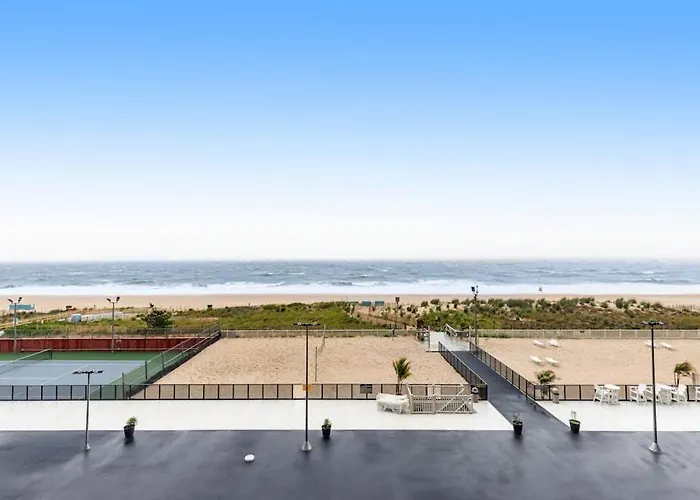 Сasa de vacaciones Convenient Beachfront With Views Balcony Pools Gym & Game