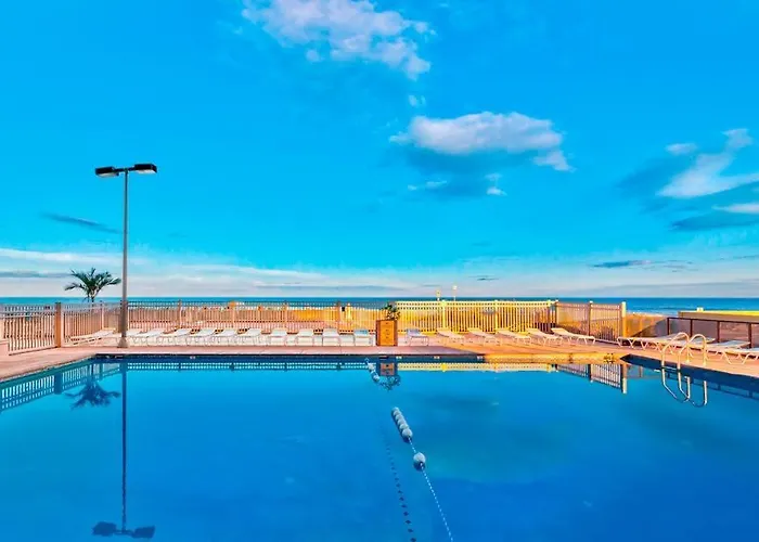 Convenient Beachfront With Views Balcony Pools Gym & Game Сasa de vacaciones