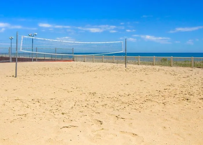 Сasa de vacaciones Convenient Beachfront With Views Balcony Pools Gym & Game *