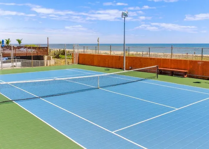 Сasa de vacaciones Convenient Beachfront With Views Balcony Pools Gym & Game