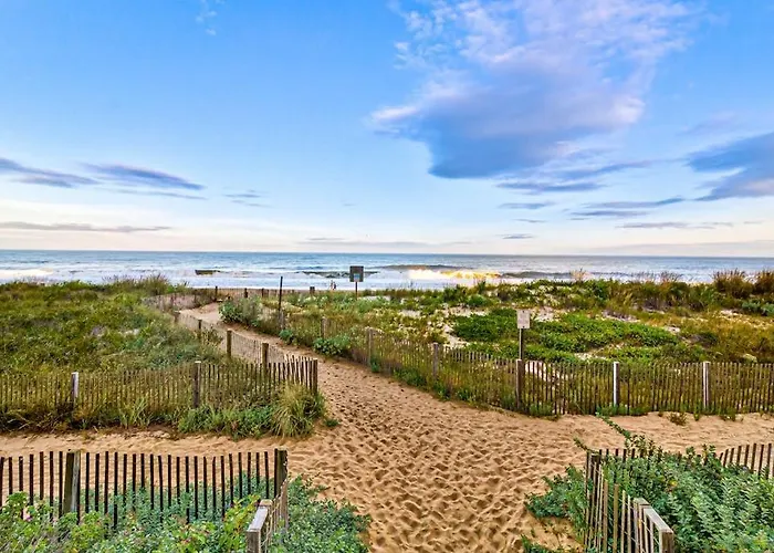 Convenient Beachfront With Views Balcony Pools Gym & Game Сasa de vacaciones *